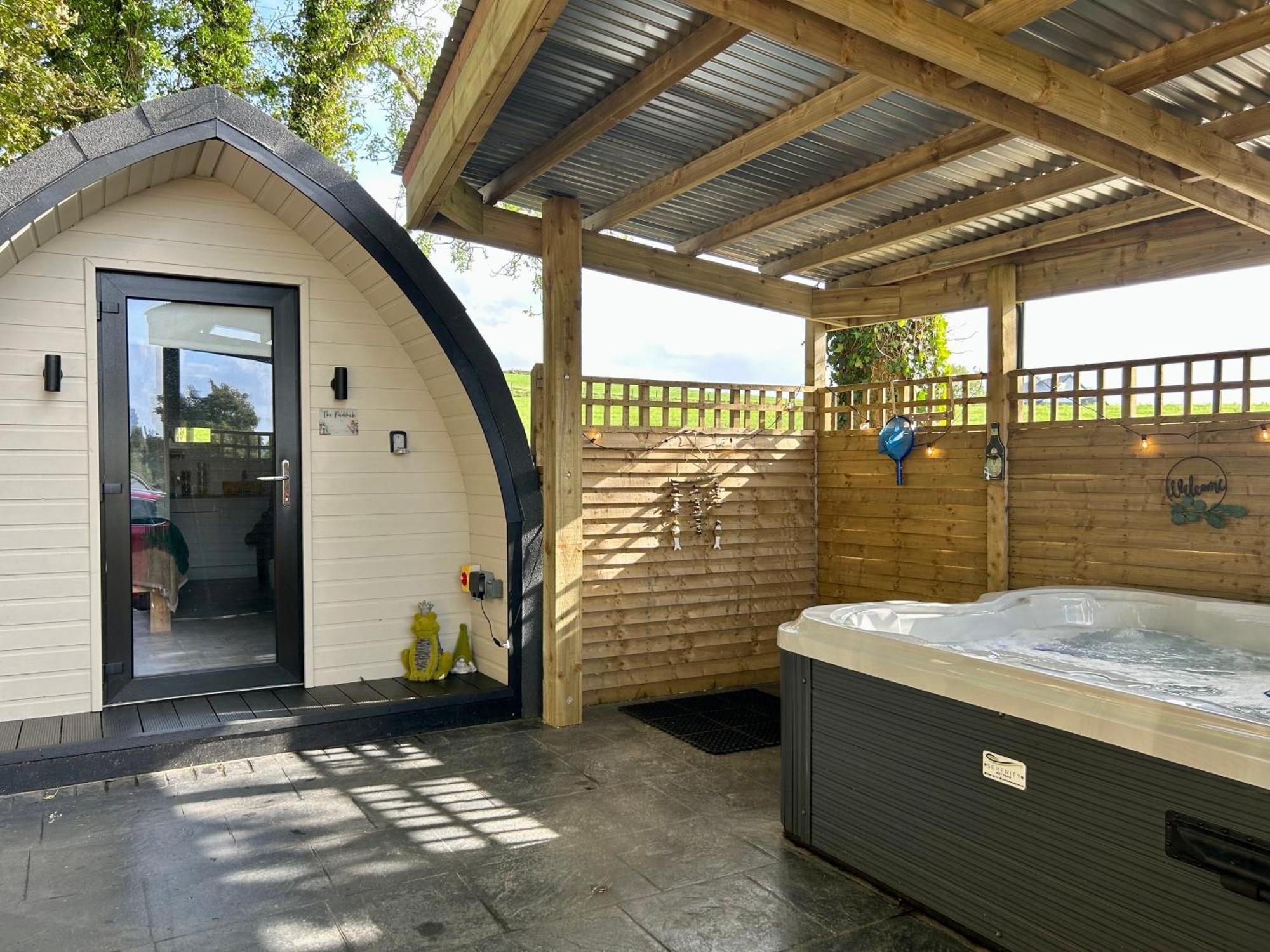 Paddock Pod - Sleeps 4 & Roofed Over Private Hot Tub Burnfoot Esterno foto